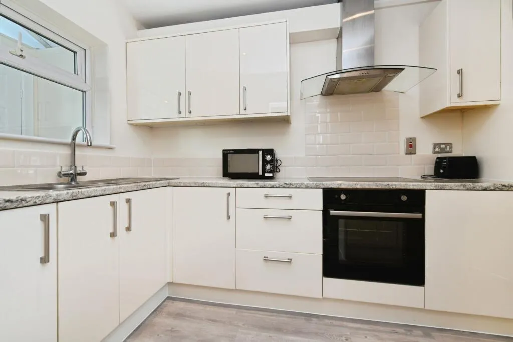 4 bed Semi-Detached