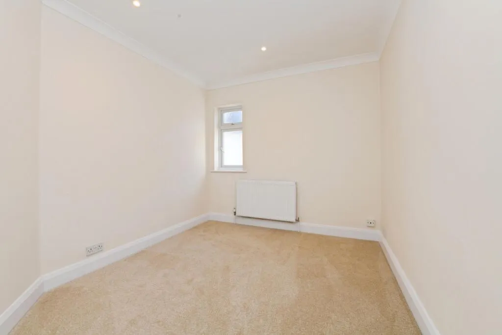 4 bed Semi-Detached