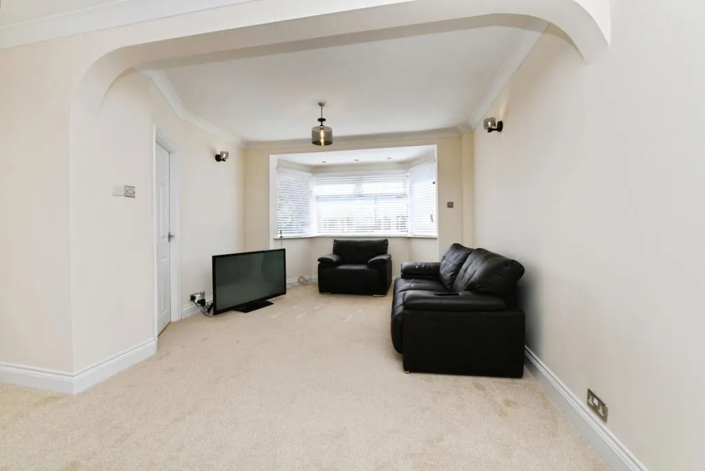 4 bed Semi-Detached