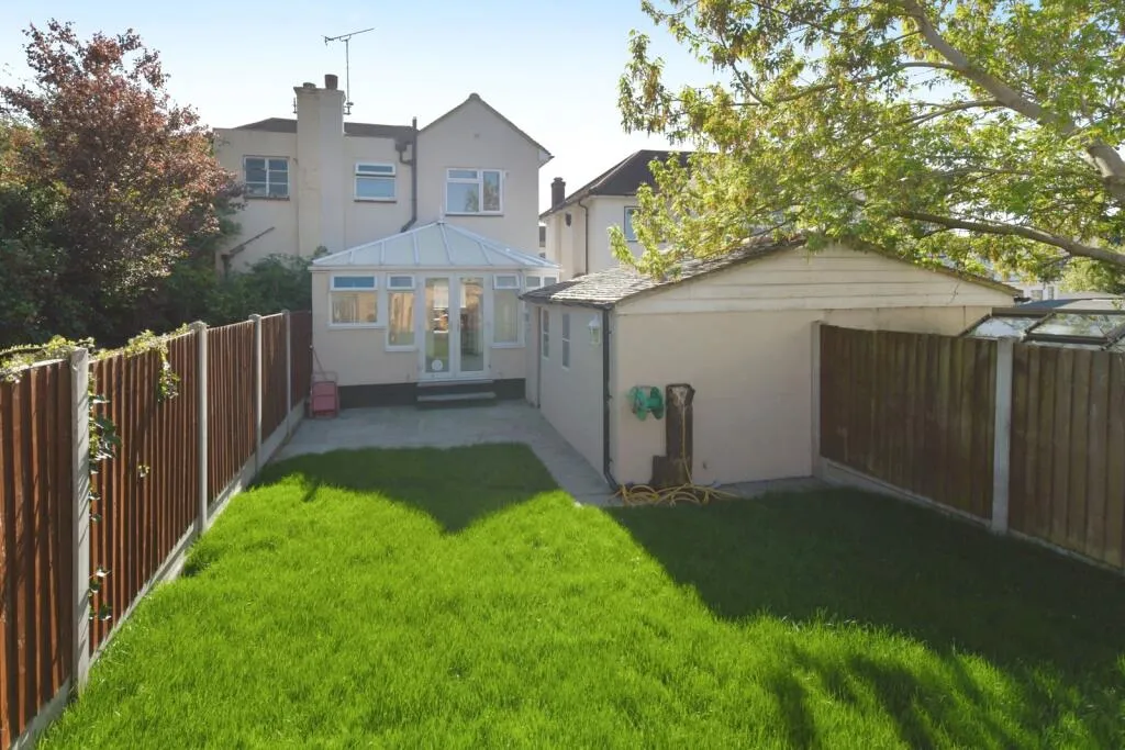 4 bed Semi-Detached