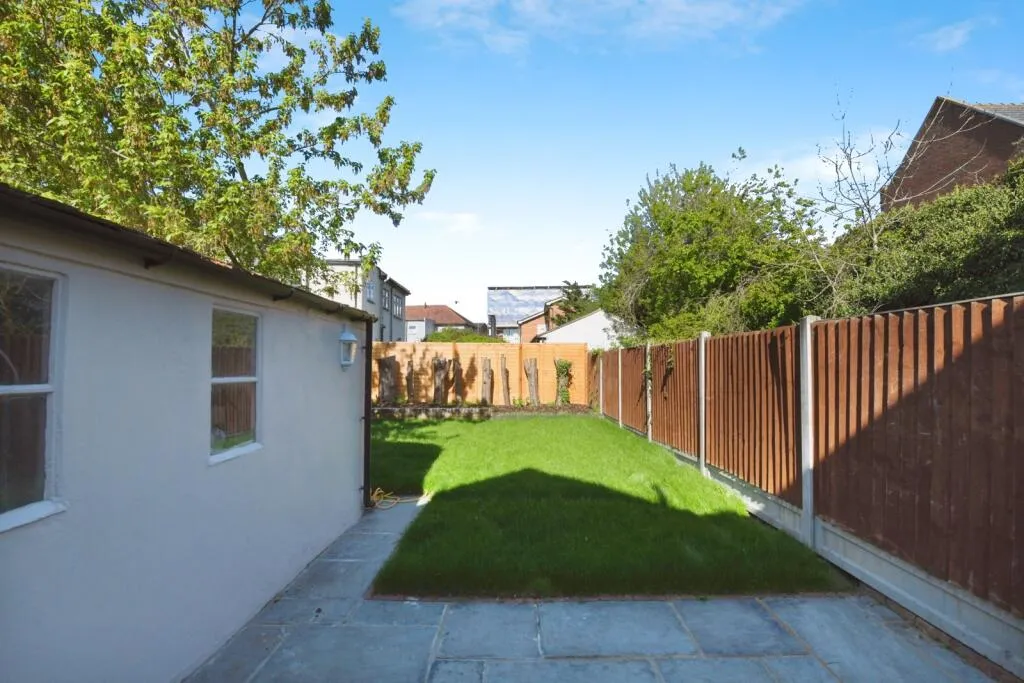 4 bed Semi-Detached