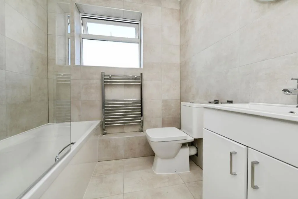 4 bed Semi-Detached