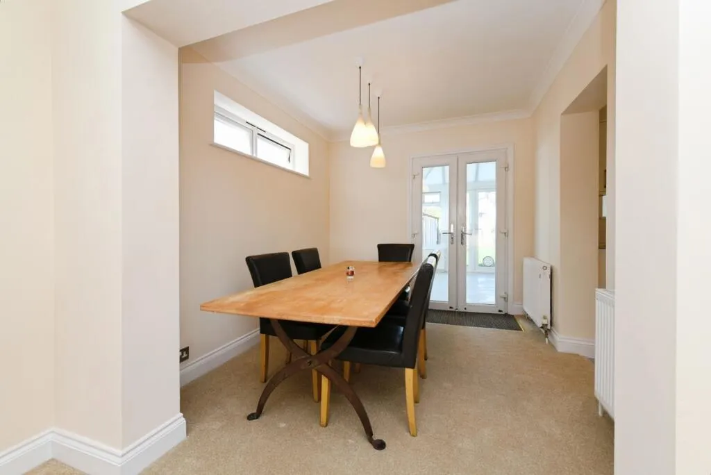 4 bed Semi-Detached