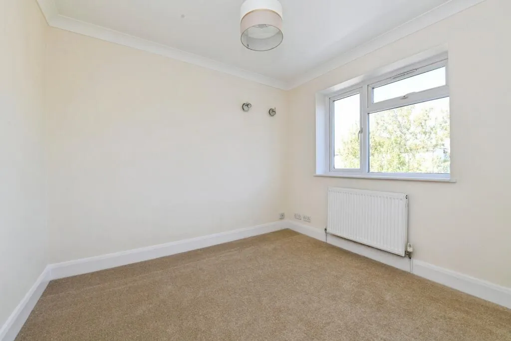 4 bed Semi-Detached