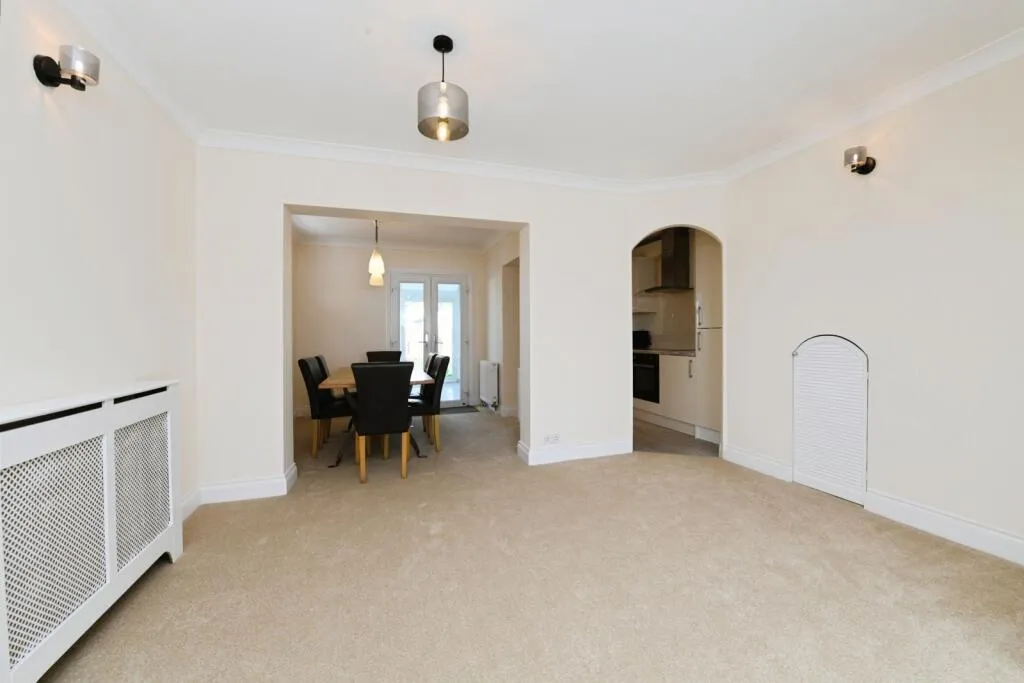 4 bed Semi-Detached