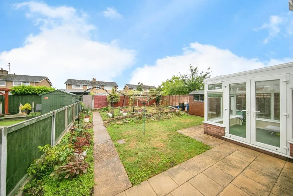 3 bed Semi-Detached Bungalow