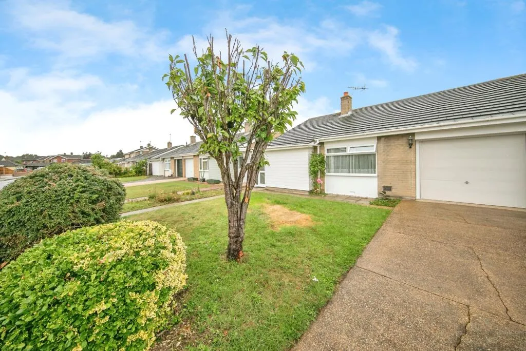 3 bed Semi-Detached Bungalow