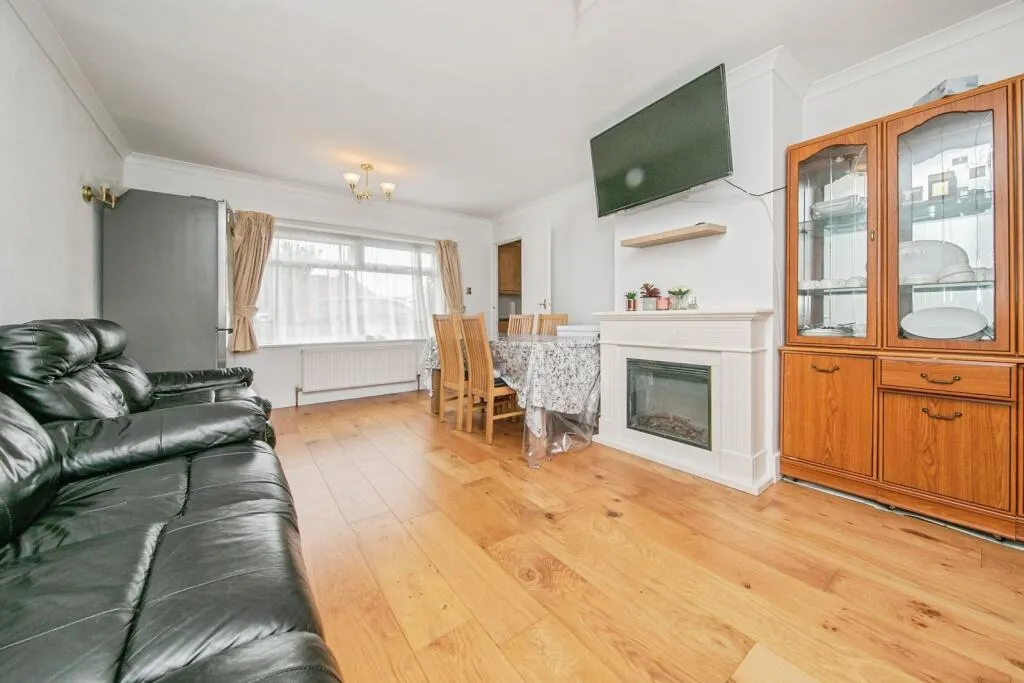 3 bed Semi-Detached Bungalow
