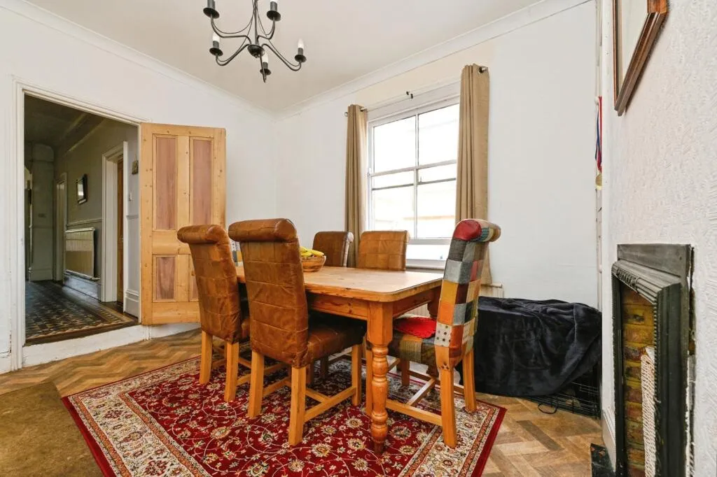 5 bed Villa