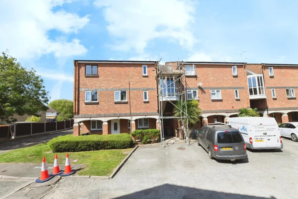1 bed Maisonette