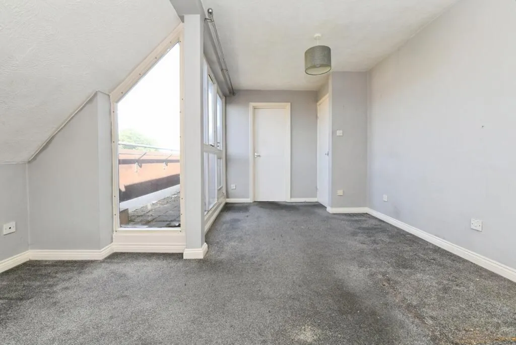 1 bed Maisonette