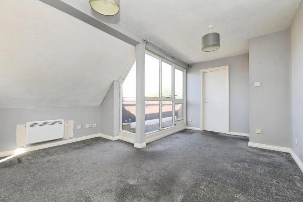 1 bed Maisonette