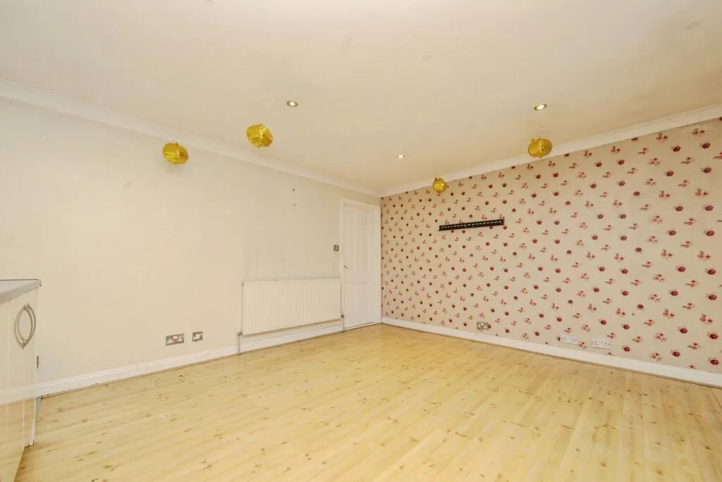4 bed Terraced