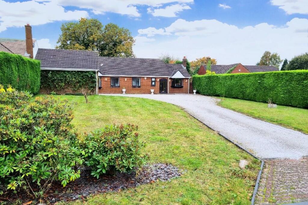 4 bed Detached Bungalow