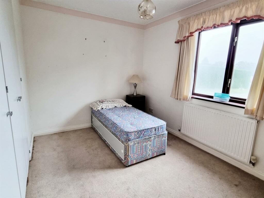 4 bed Detached Bungalow