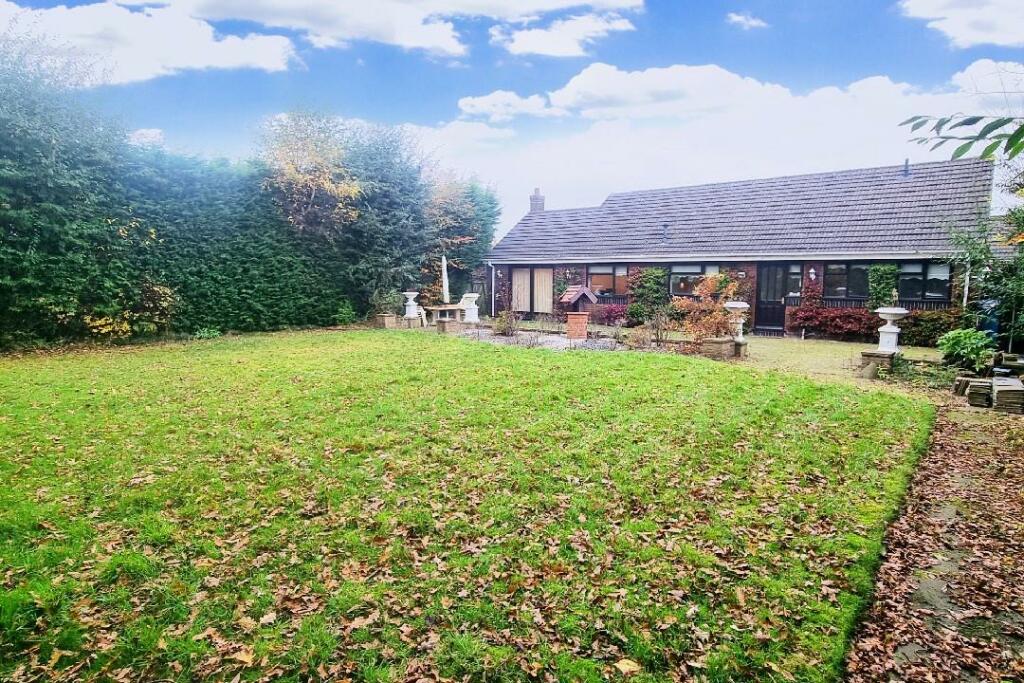 4 bed Detached Bungalow