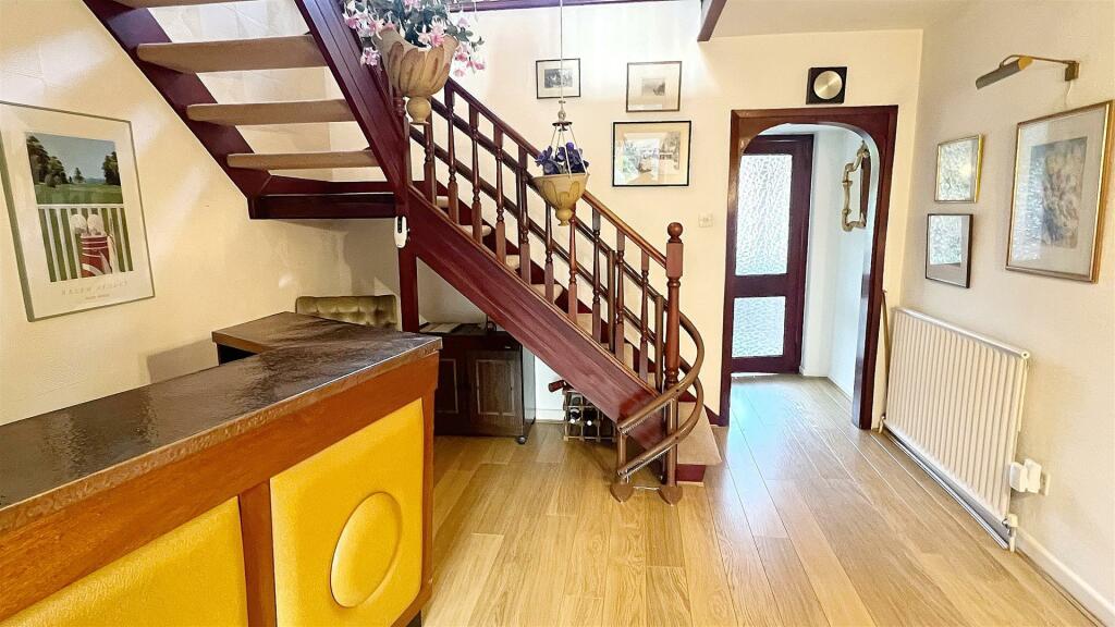 4 bed Detached