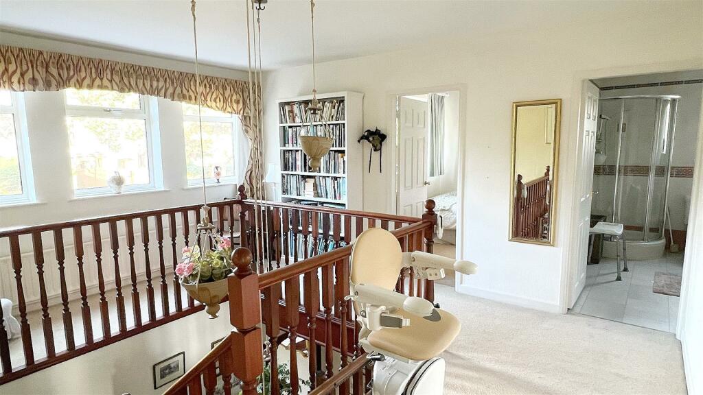 4 bed Detached