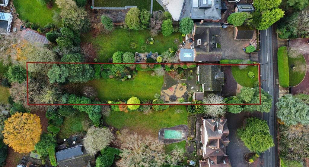 4 bed Detached