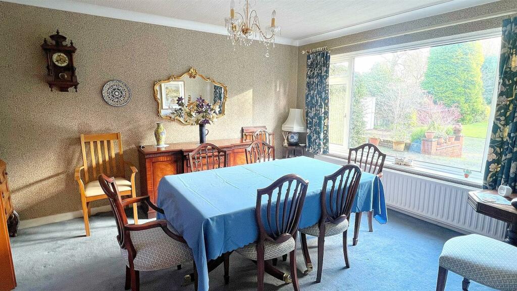 4 bed Detached