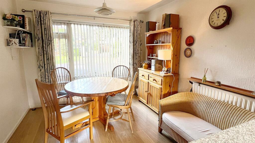 4 bed Detached
