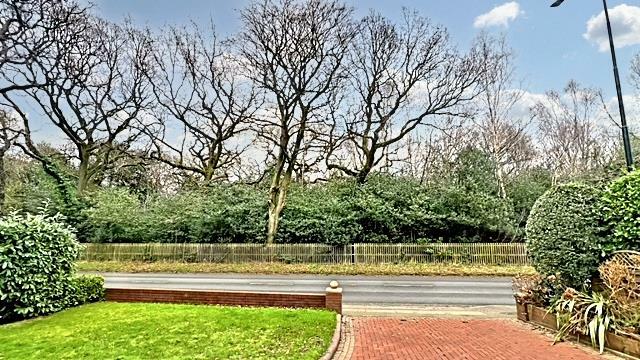 4 bed Detached