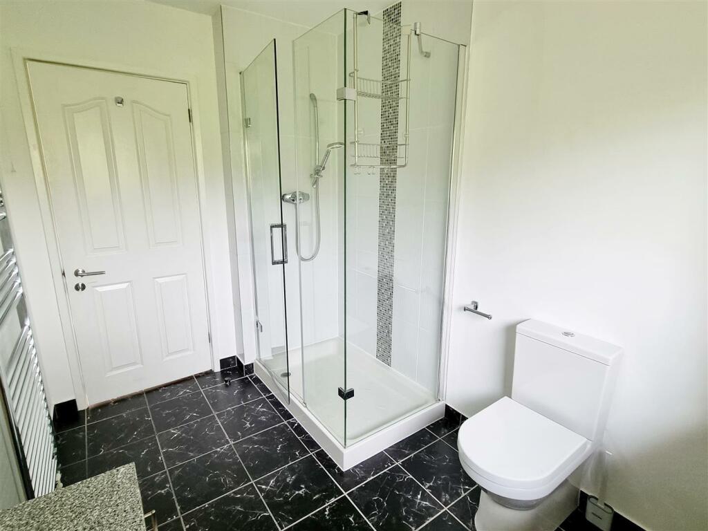 4 bed Detached
