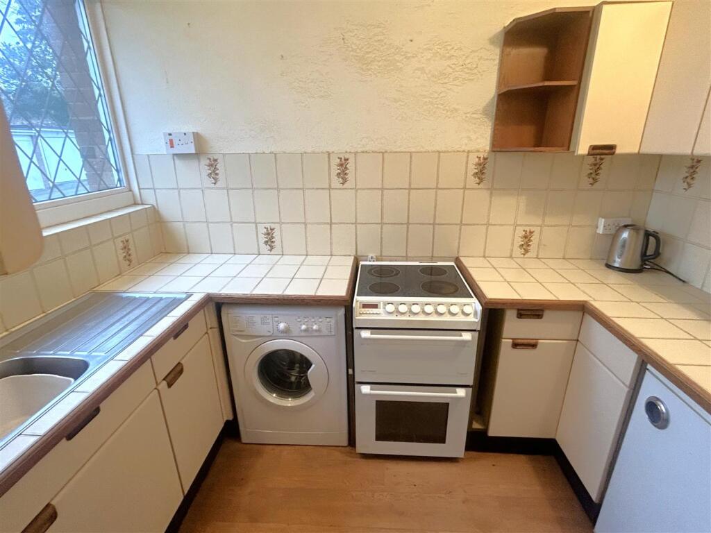 3 bed End of Terrace