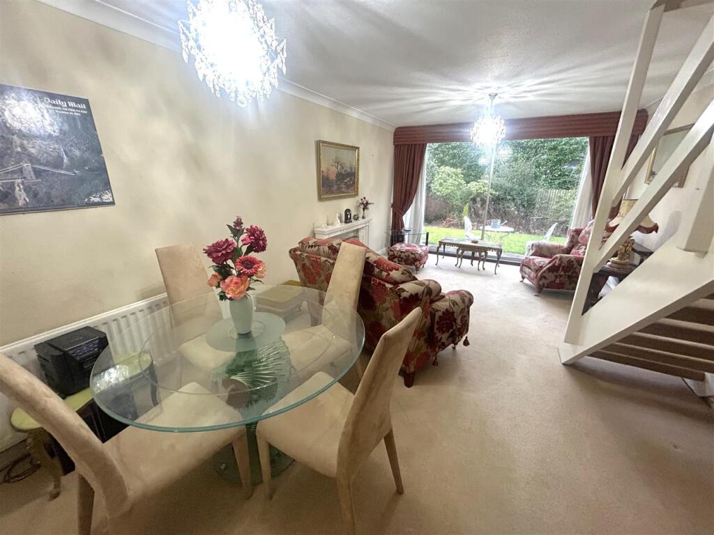 3 bed End of Terrace