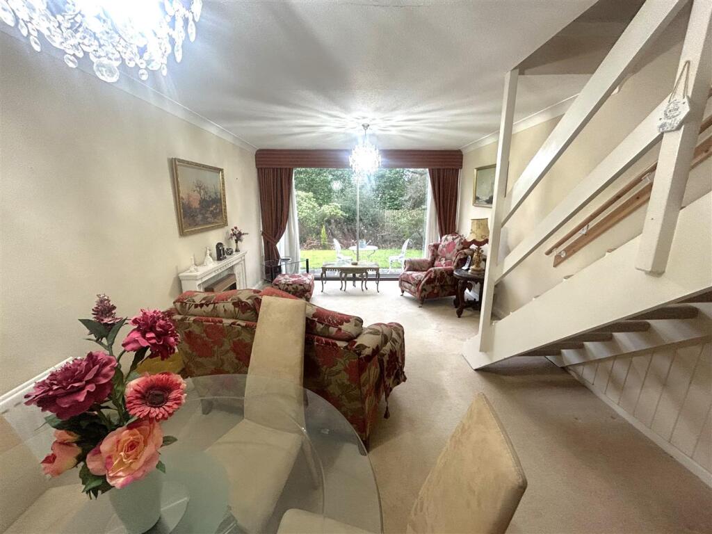 3 bed End of Terrace