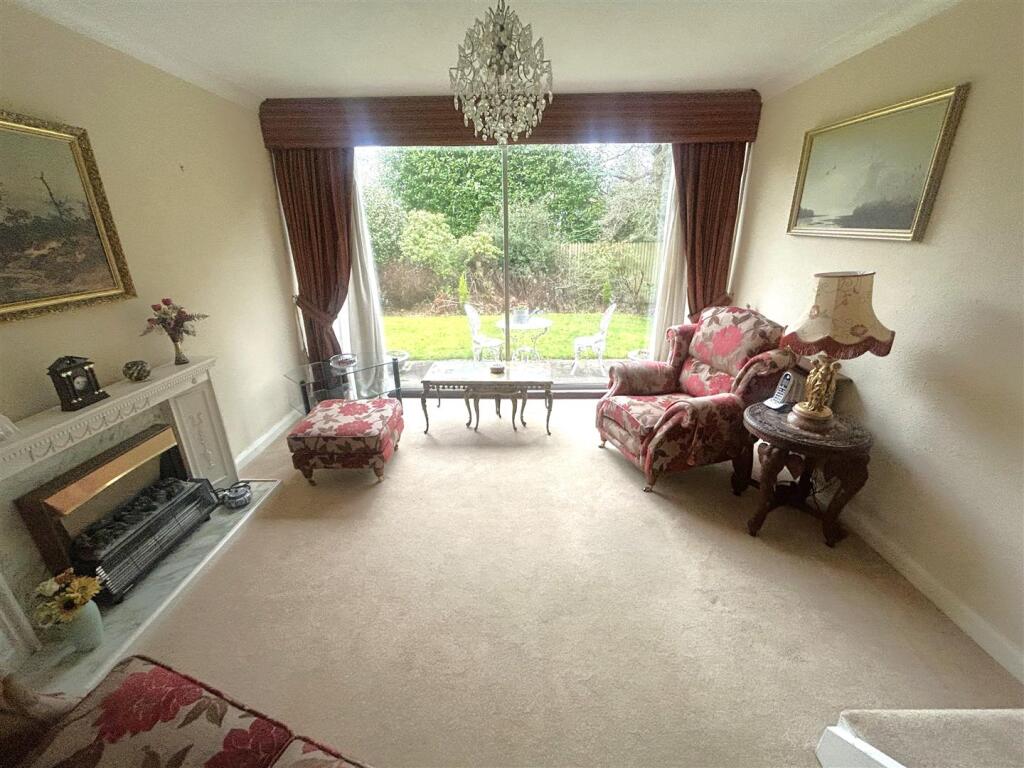 3 bed End of Terrace