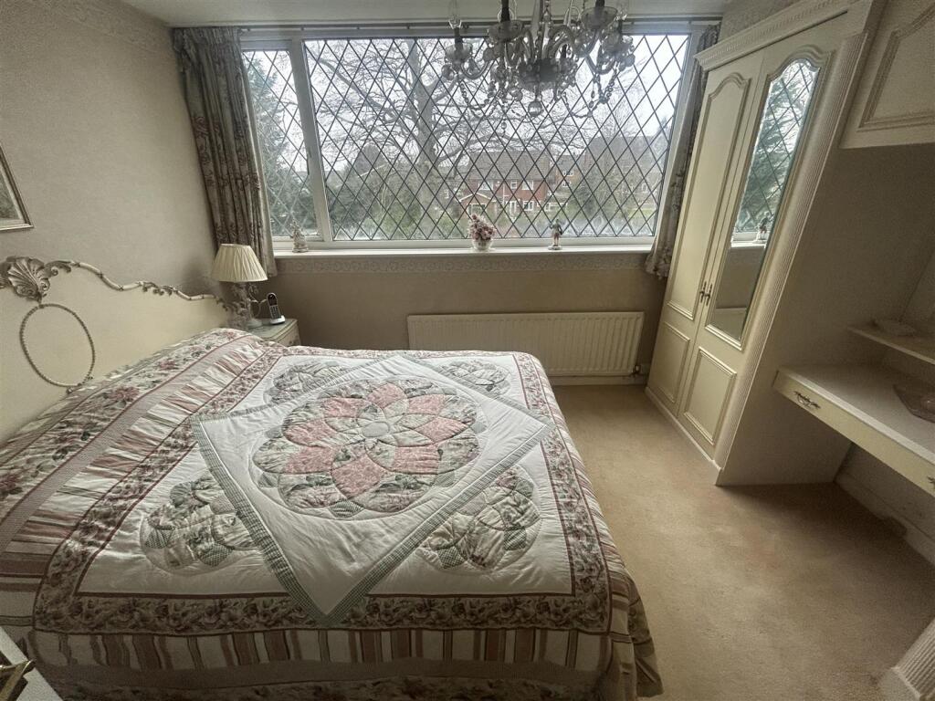 3 bed End of Terrace