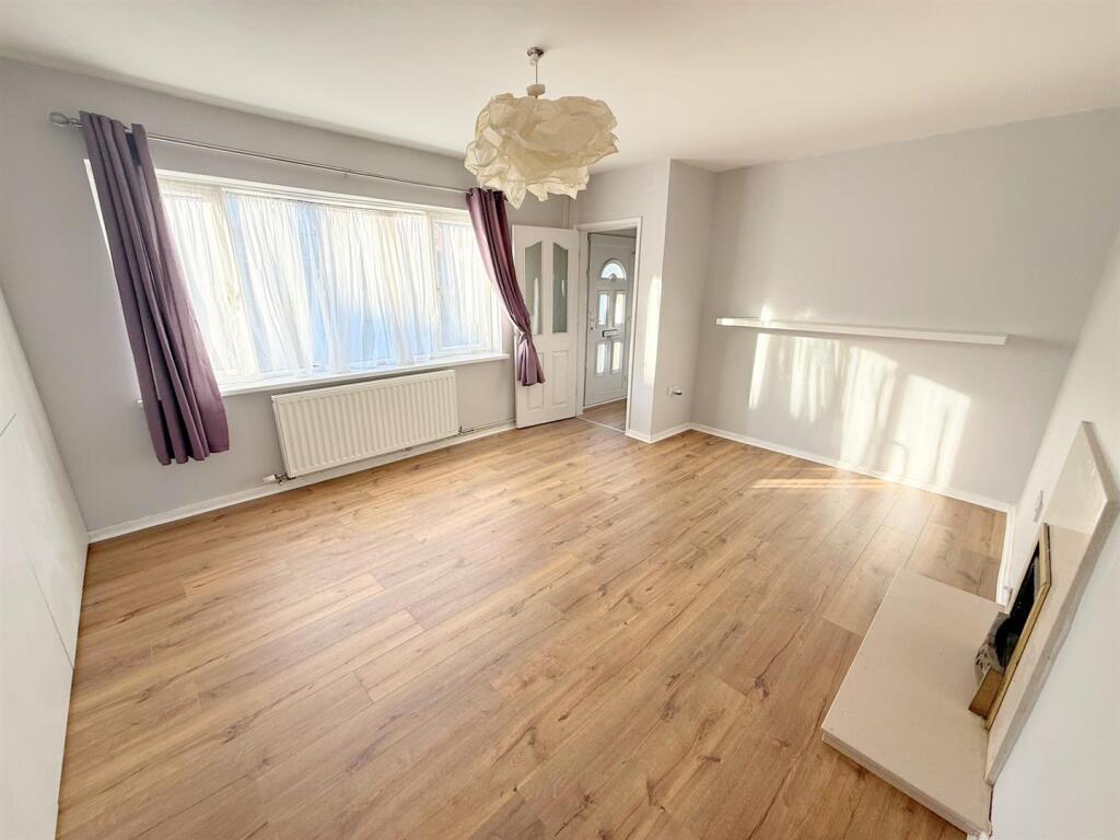 3 bed Semi-Detached