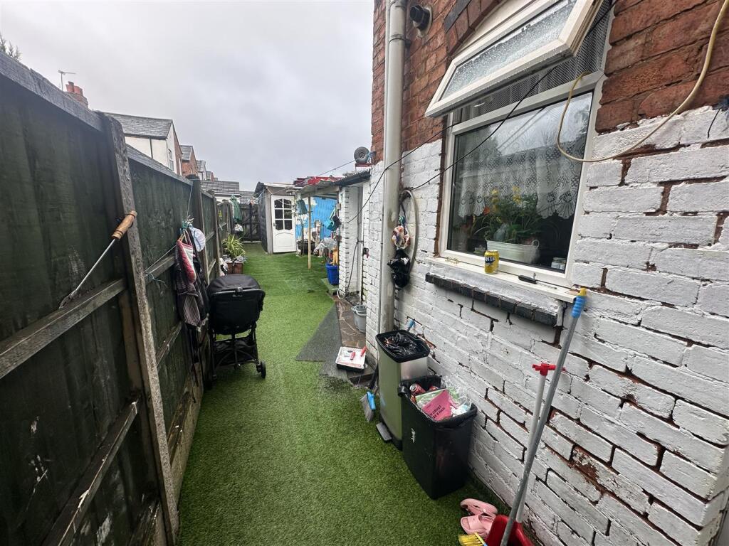 2 bed Terraced