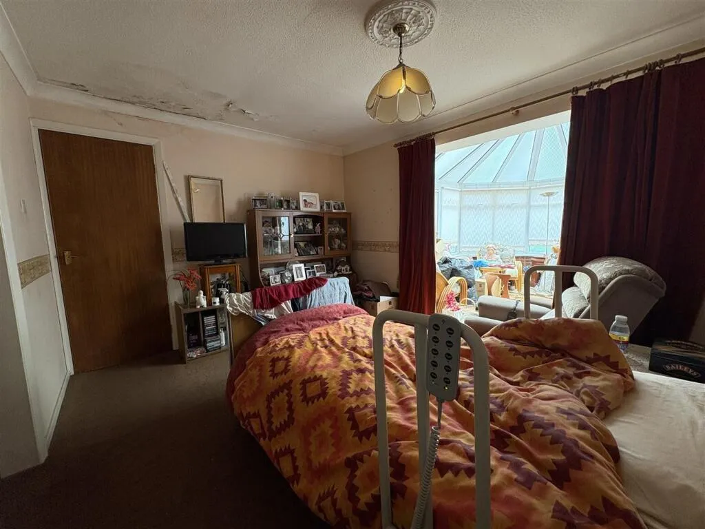 4 bed Detached