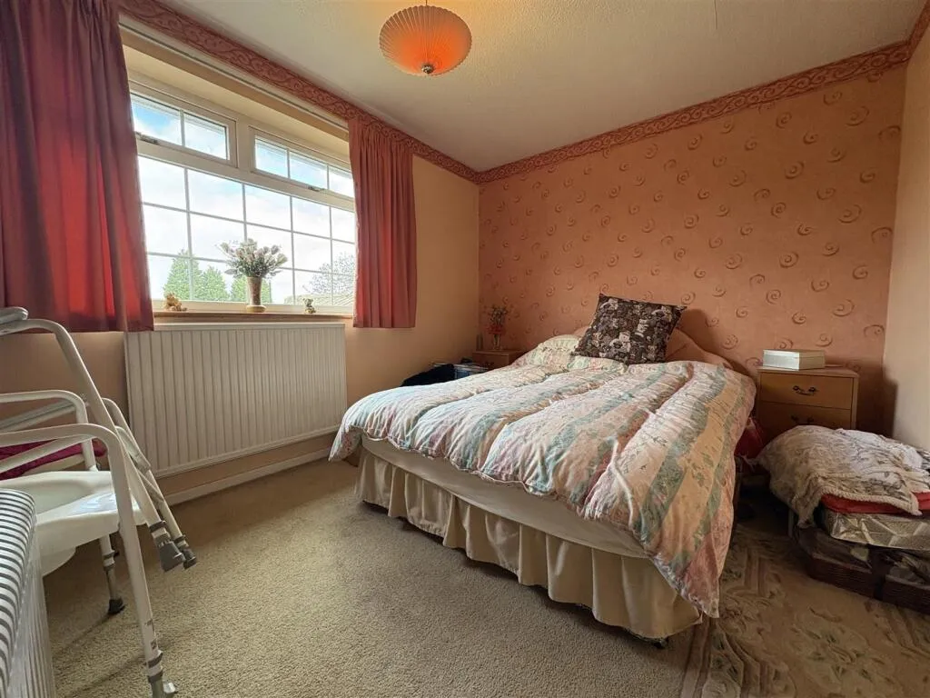 4 bed Detached