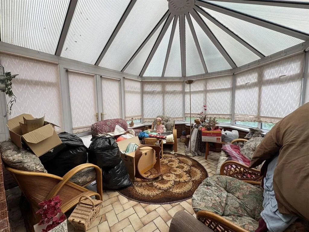 4 bed Detached