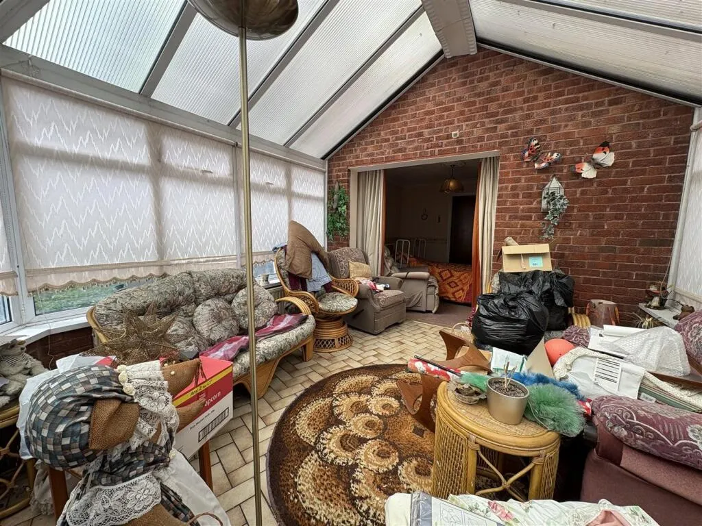 4 bed Detached