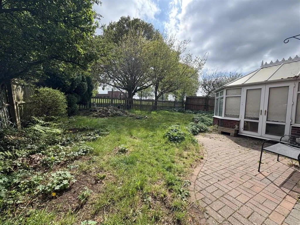 4 bed Detached