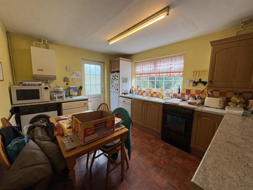 4 bed Detached