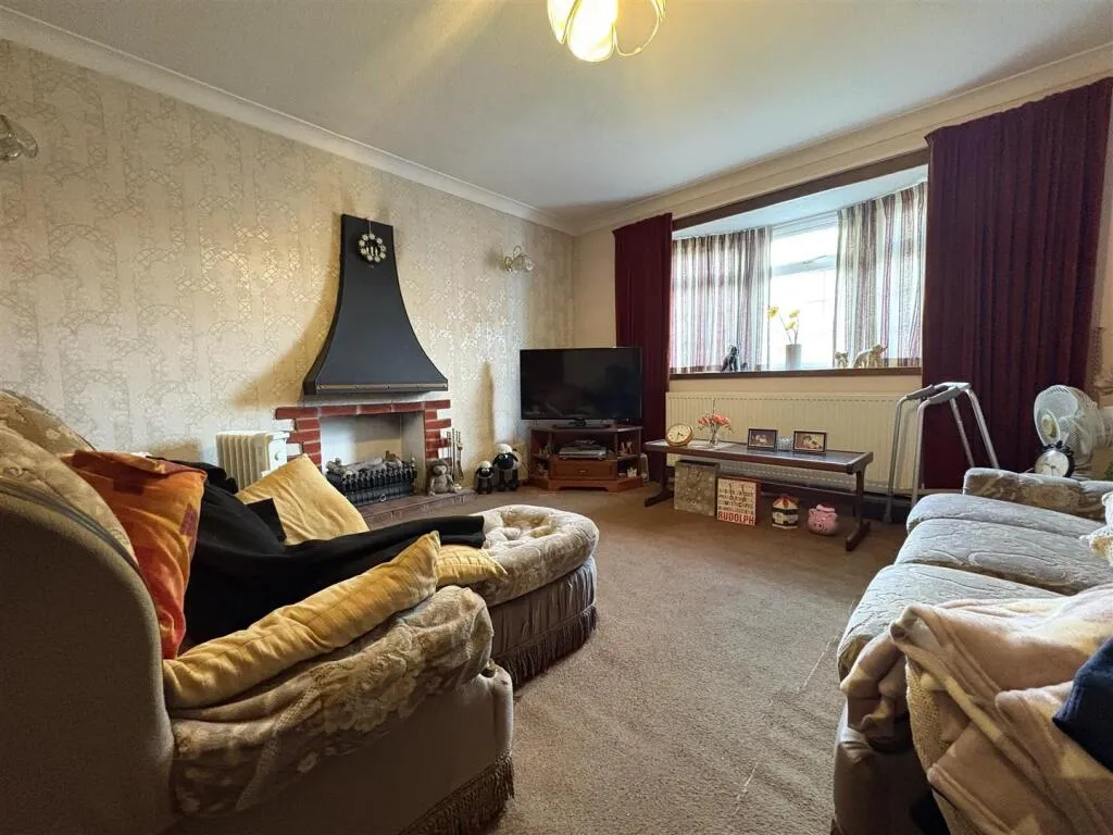 4 bed Detached