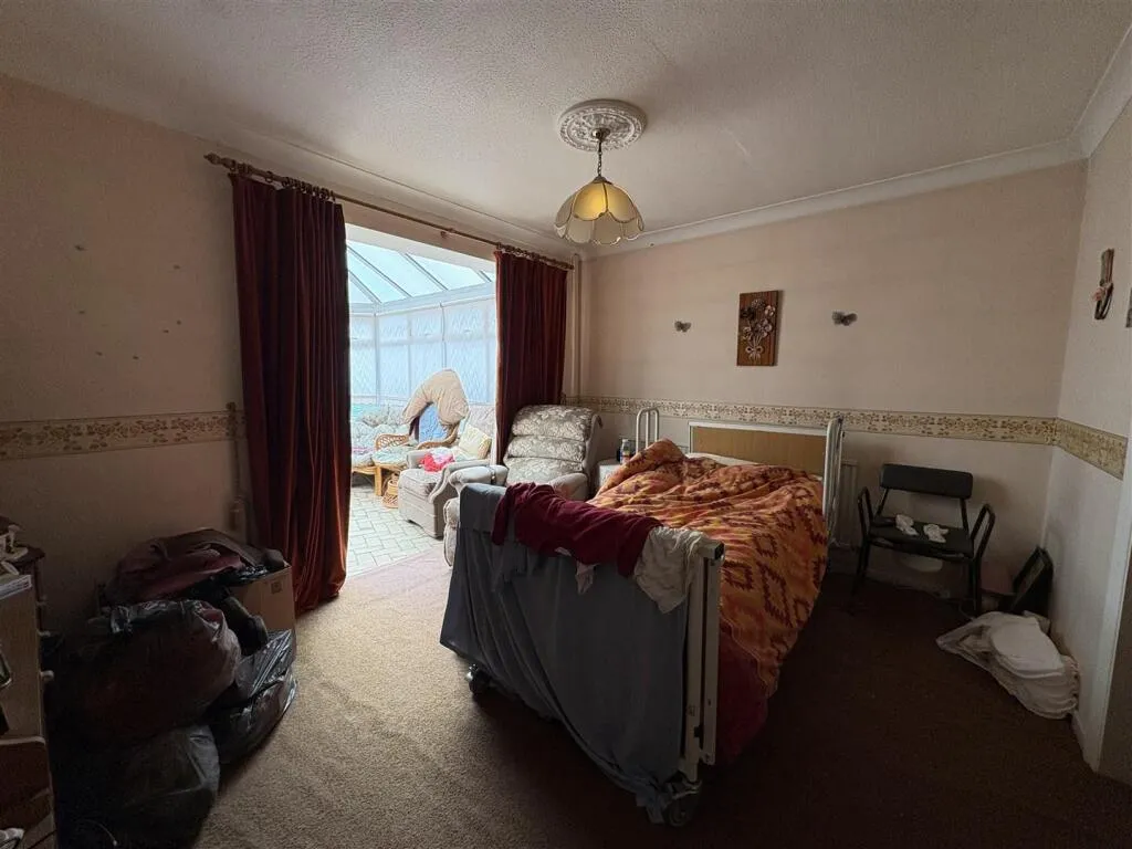 4 bed Detached