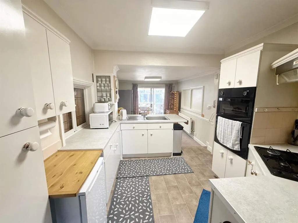3 bed Semi-Detached Bungalow