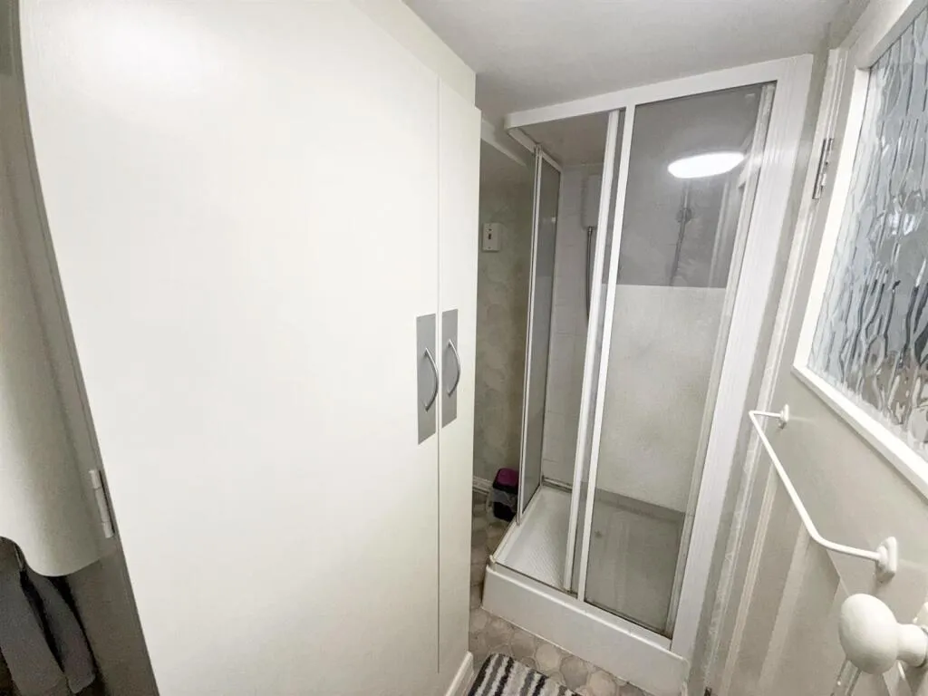3 bed Semi-Detached Bungalow