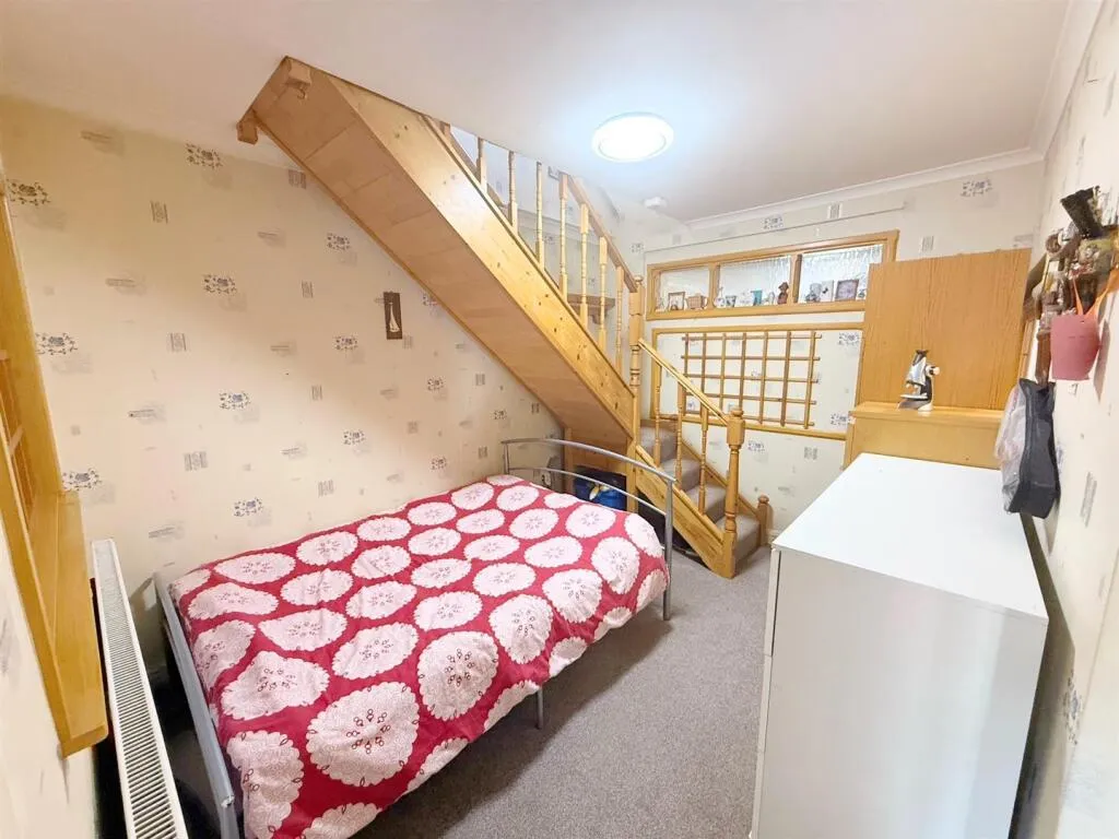 3 bed Semi-Detached Bungalow