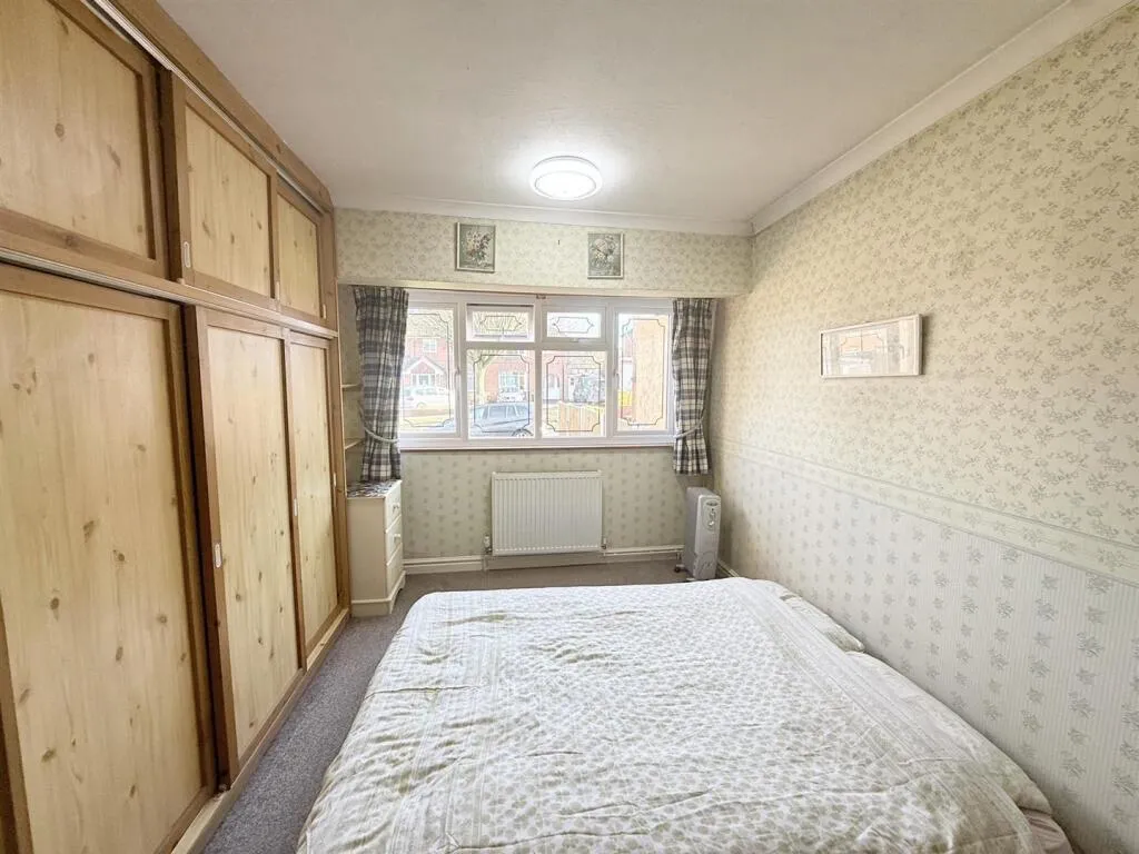 3 bed Semi-Detached Bungalow