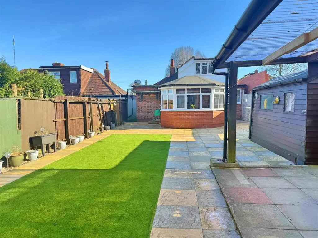 3 bed Semi-Detached Bungalow