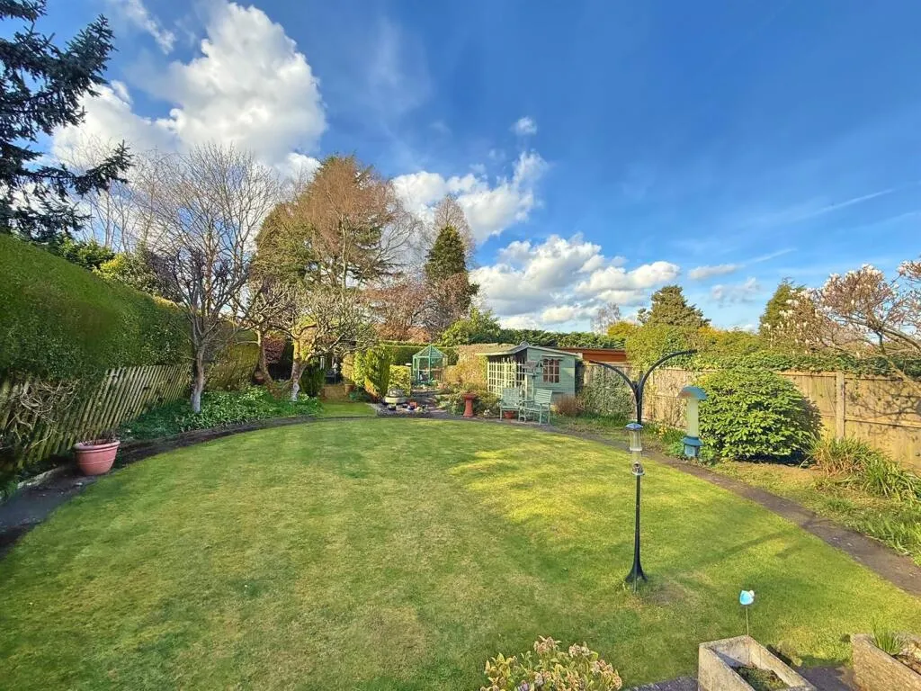 2 bed Detached Bungalow