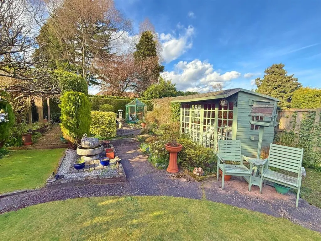 2 bed Detached Bungalow