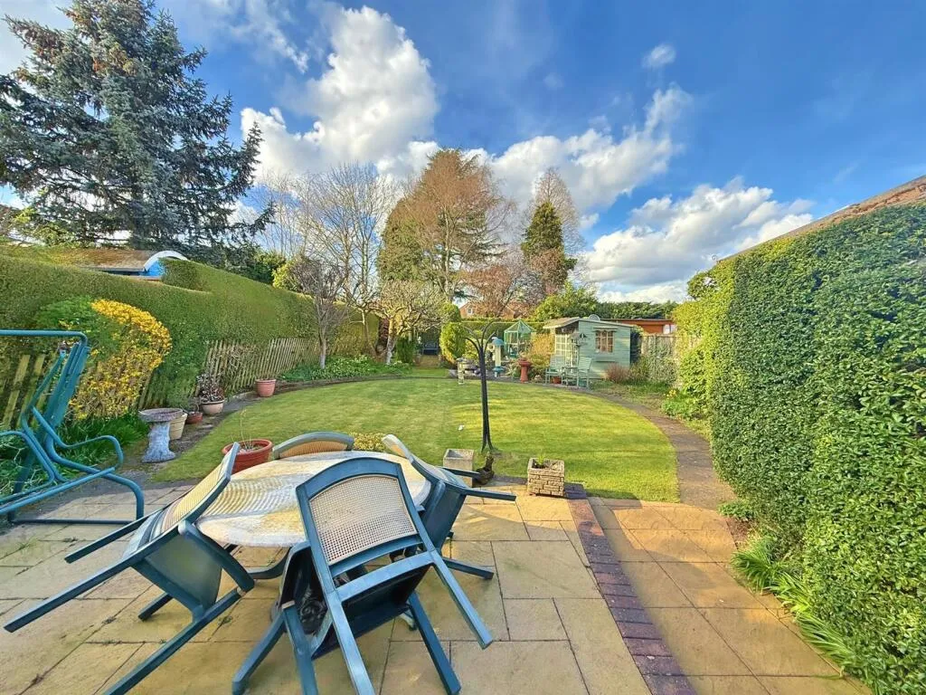 2 bed Detached Bungalow